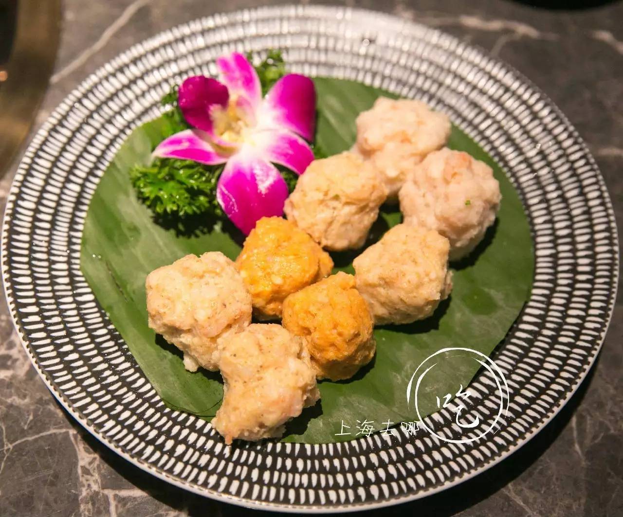 火锅丸子与不同酱料的搭配