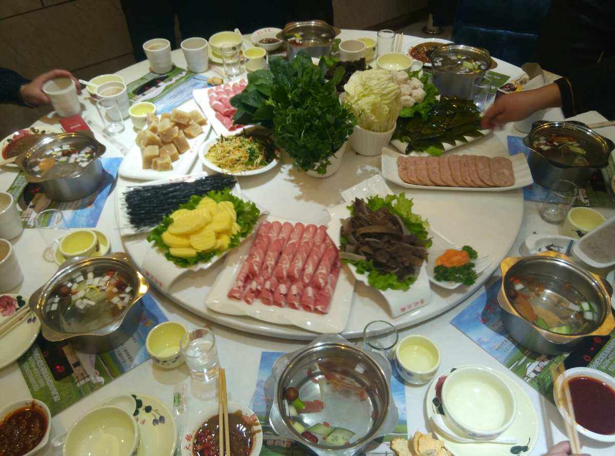 如何在家轻松举办火锅聚会